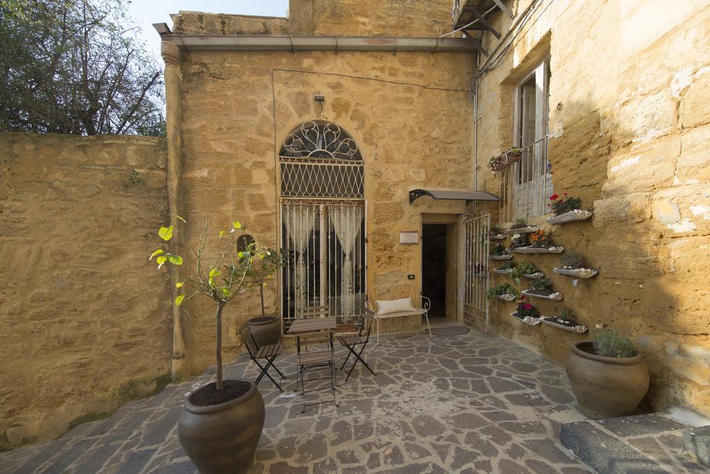 Bed and Breakfast Le Stanze Dello Scirocco Sicily Luxury Agrigent Exterior foto